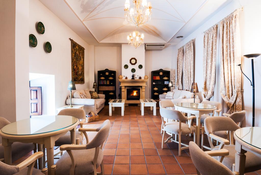 Palacio Las Manillas Sabiote Ngoại thất bức ảnh